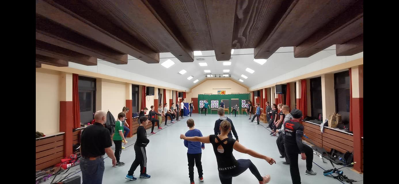 Media picture: Espais per pràctica d'esports "indoor"